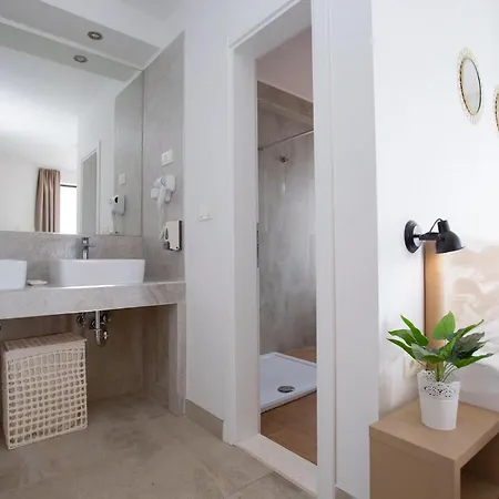 Royal 2 Podstrana Tatil Evi Split